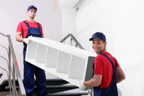 Screen-reader friendly Man And Van Kennington service page